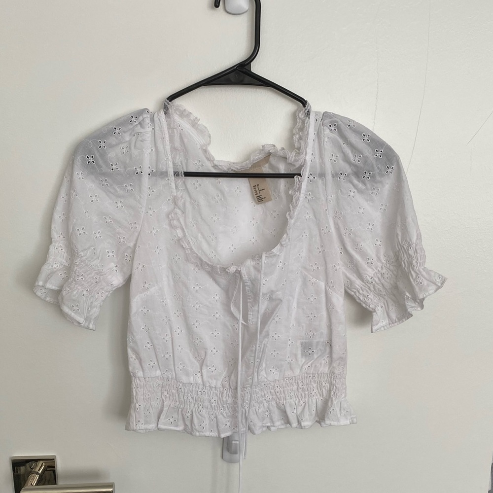 Embroidered cropped blouse